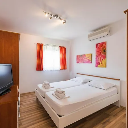 Novoselic 7 Penthaus * דראמליי