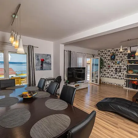 Novoselic 7 Penthaus Apartment Dramalj